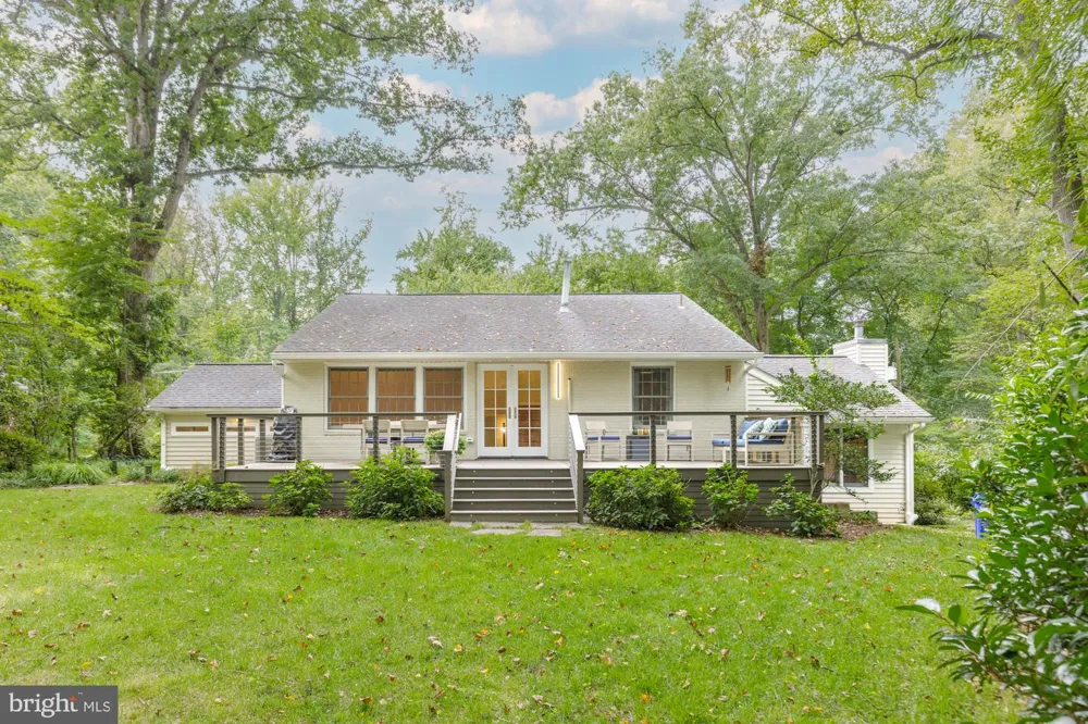 11405 ROKEBY AVENUE Garrett Park, MD 20896