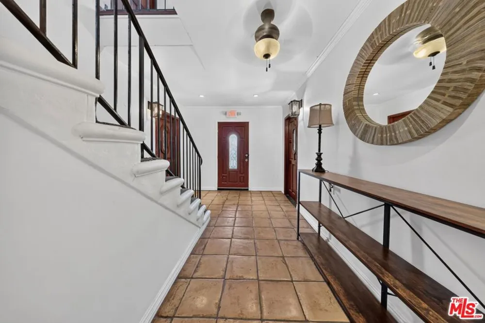 9031 Phyllis Avenue #3A West Hollywood, CA 90069