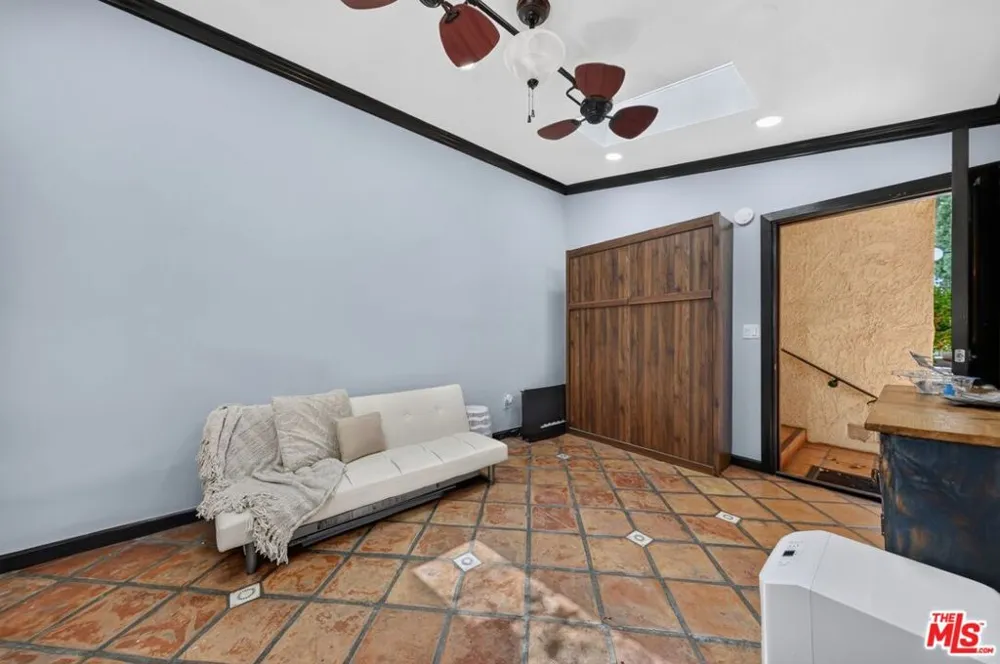 9031 Phyllis Avenue #3A West Hollywood, CA 90069