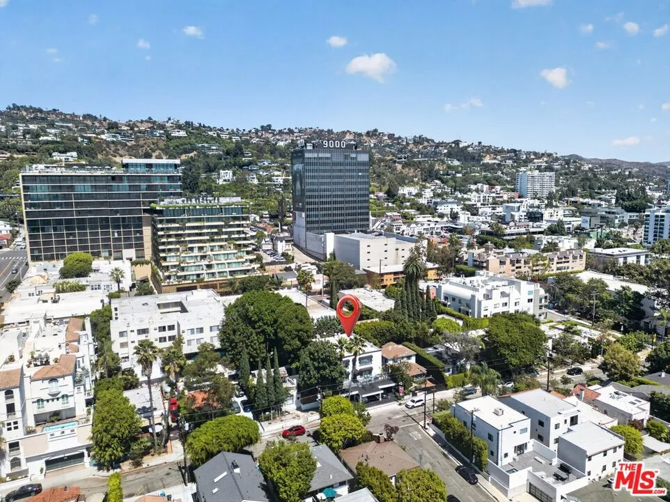 9031 Phyllis Avenue #3A West Hollywood, CA 90069