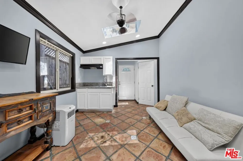 9031 Phyllis Avenue #3A West Hollywood, CA 90069