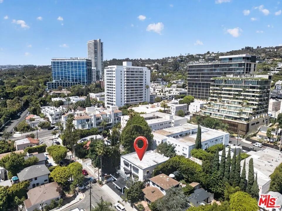 9031 Phyllis Avenue #3A West Hollywood, CA 90069