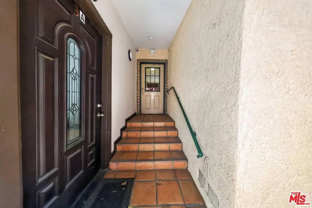 9031 Phyllis Avenue #3A West Hollywood, CA 90069