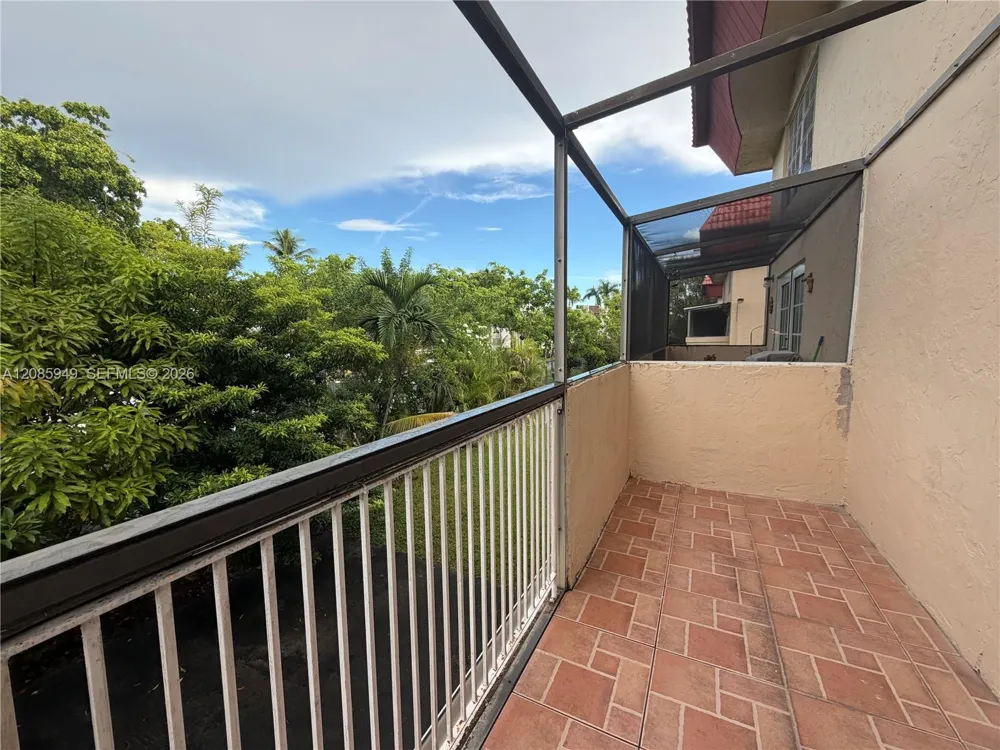 10903 Kendall Dr #229 Miami, FL 33176
