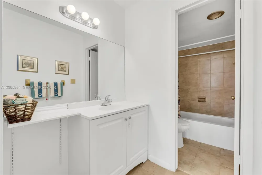 200 178th Dr #409 Sunny Isles Beach, FL 33160