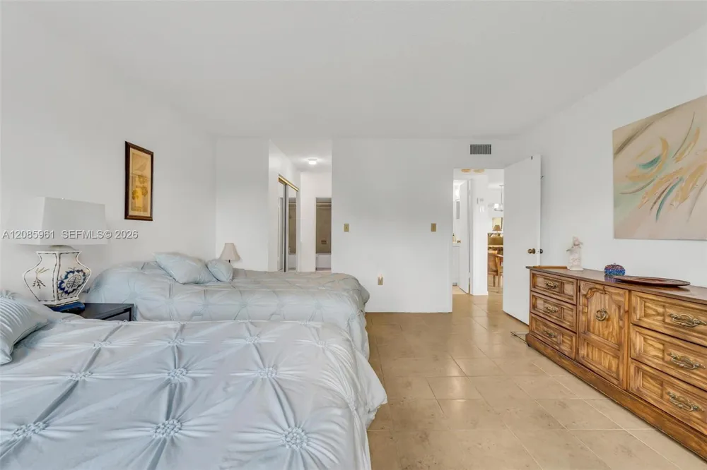 200 178th Dr #409 Sunny Isles Beach, FL 33160