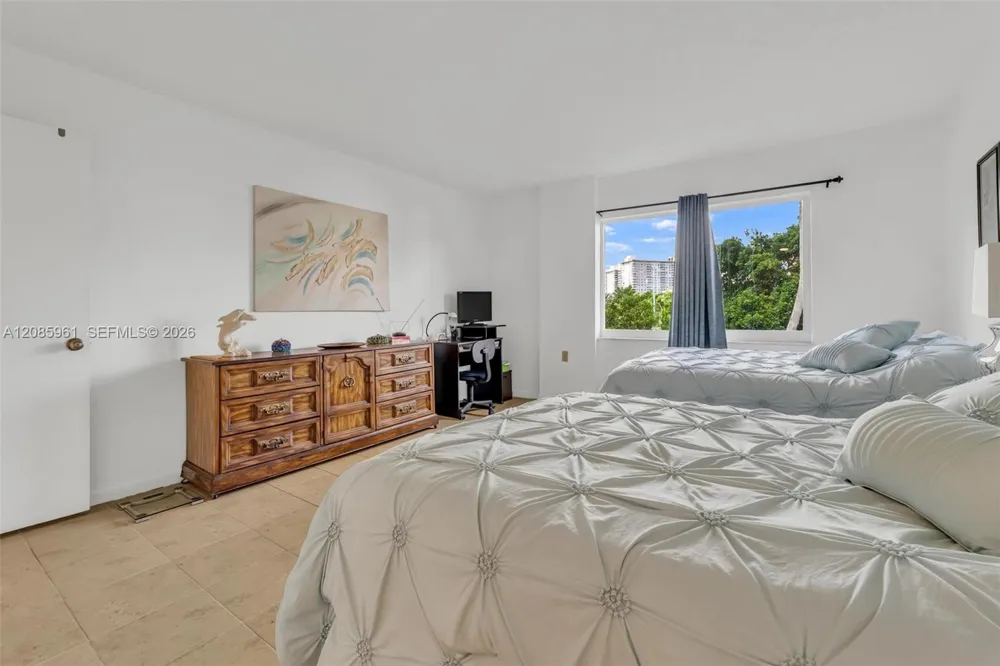 200 178th Dr #409 Sunny Isles Beach, FL 33160