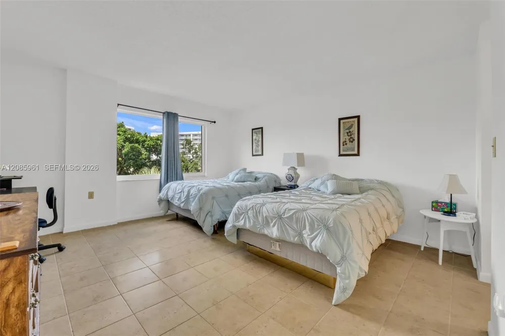 200 178th Dr #409 Sunny Isles Beach, FL 33160