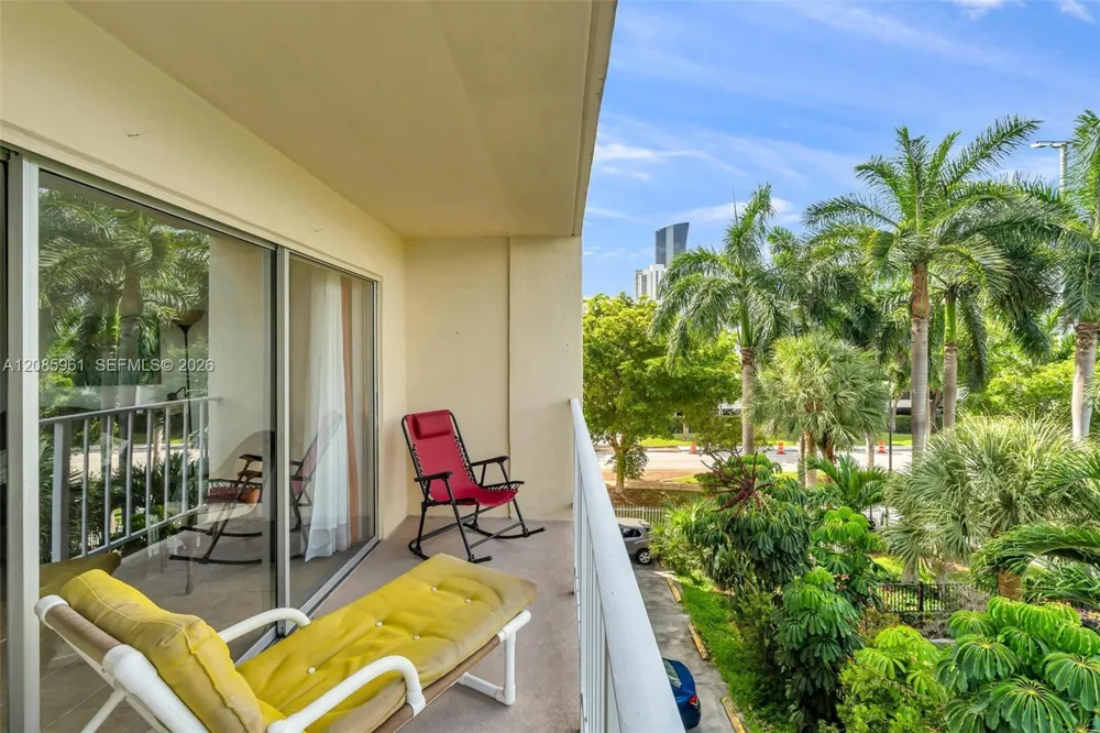 200 178th Dr #409 Sunny Isles Beach, FL 33160