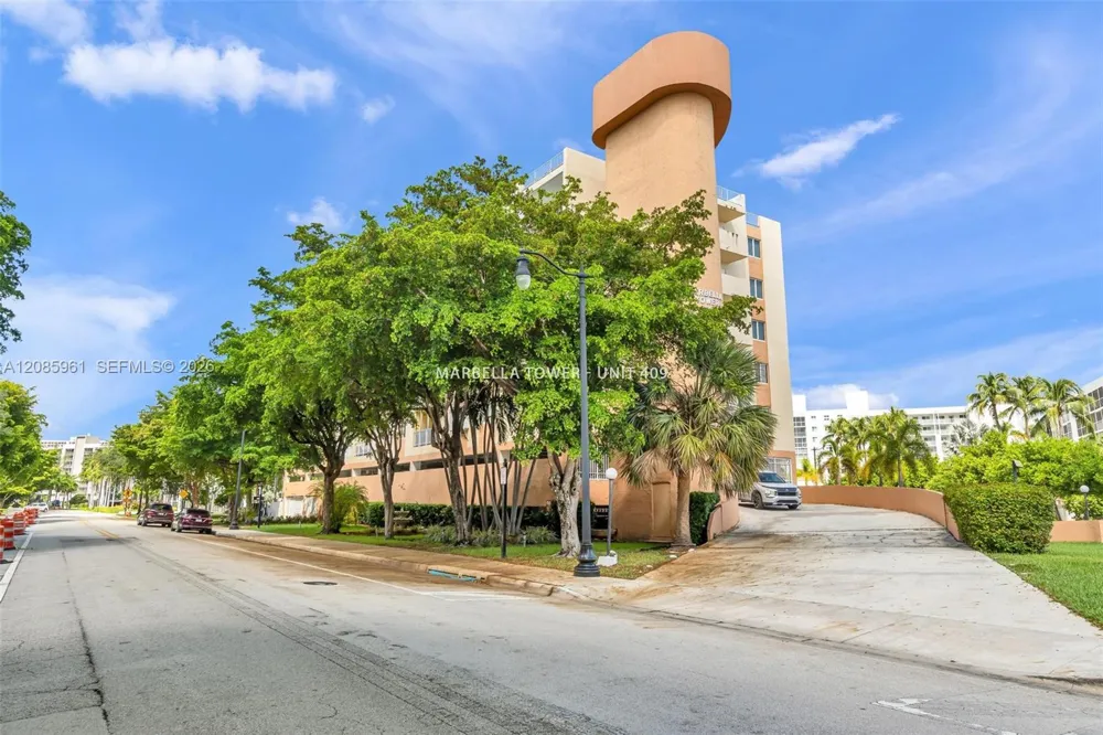 200 178th Dr #409 Sunny Isles Beach, FL 33160