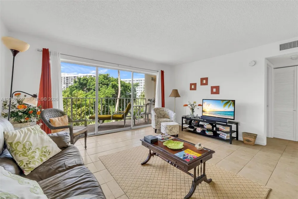 200 178th Dr #409 Sunny Isles Beach, FL 33160