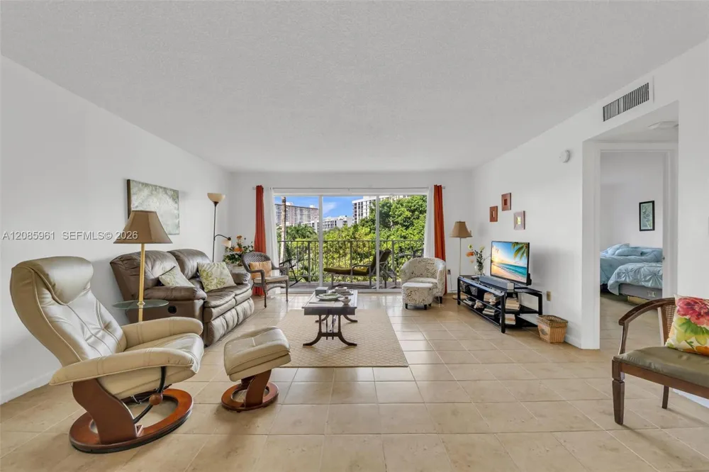 200 178th Dr #409 Sunny Isles Beach, FL 33160