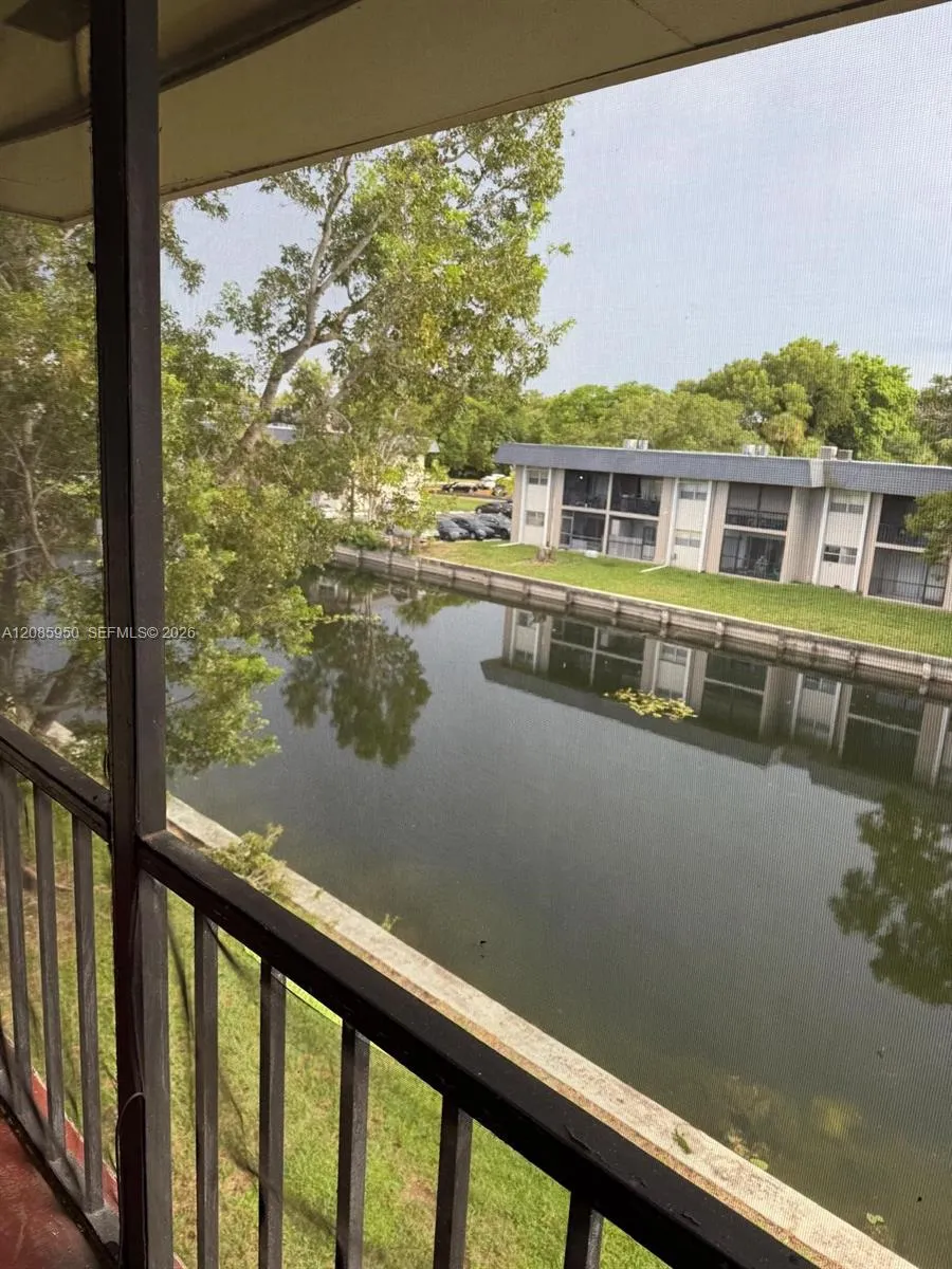 8040 Colony Cir N #304 Tamarac, FL 33321