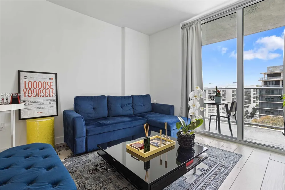 1600 SW 1st Ave #704 Miami, FL 33129