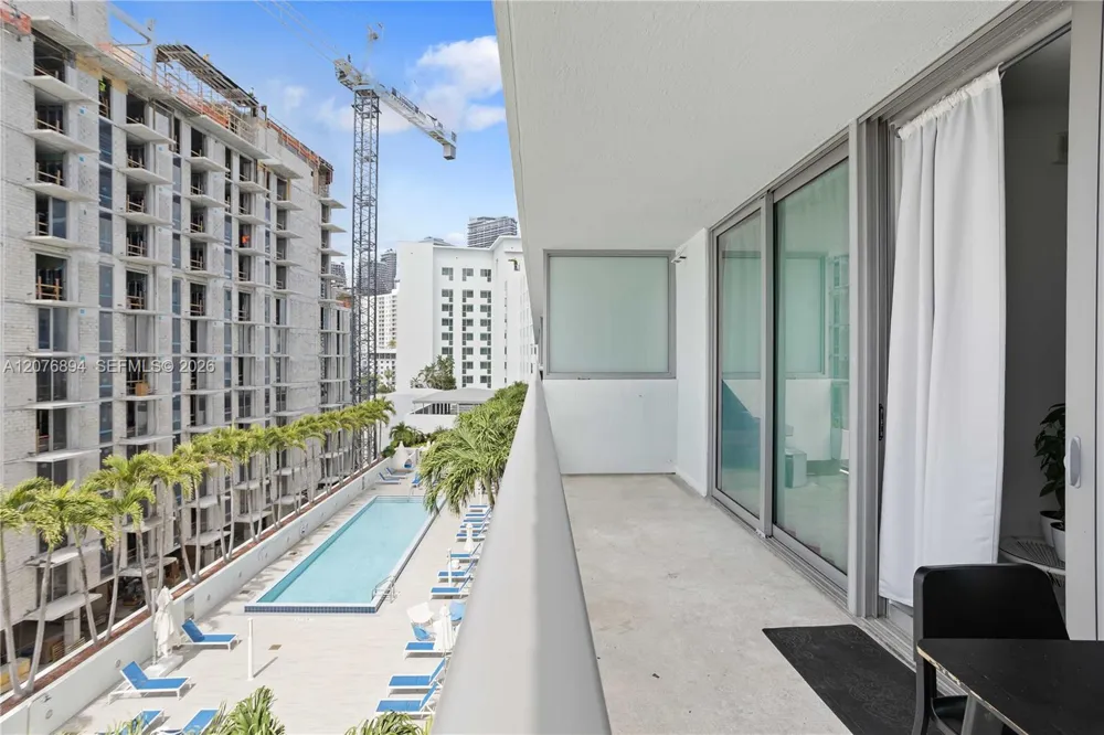 1600 SW 1st Ave #704 Miami, FL 33129