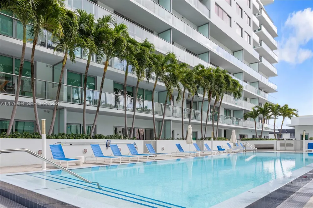 1600 SW 1st Ave #704 Miami, FL 33129