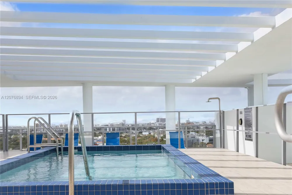 1600 SW 1st Ave #704 Miami, FL 33129