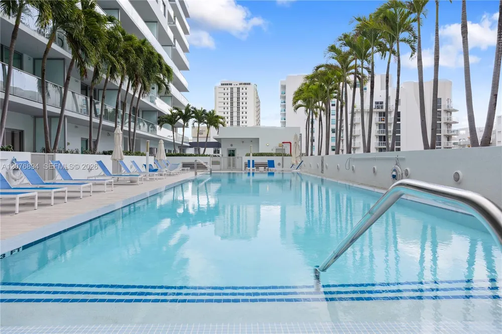 1600 SW 1st Ave #704 Miami, FL 33129