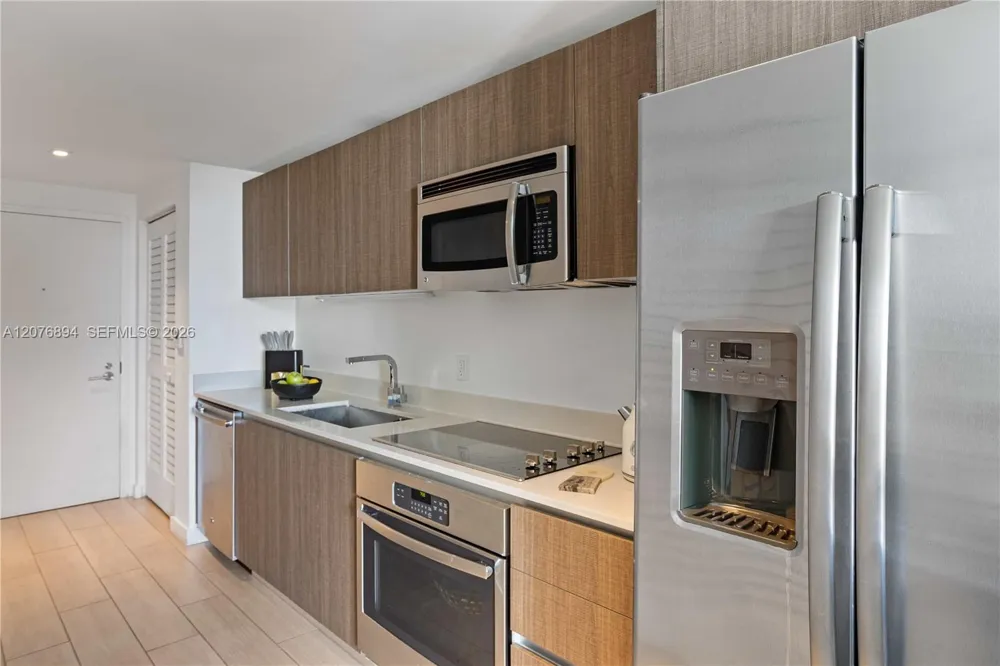1600 SW 1st Ave #704 Miami, FL 33129