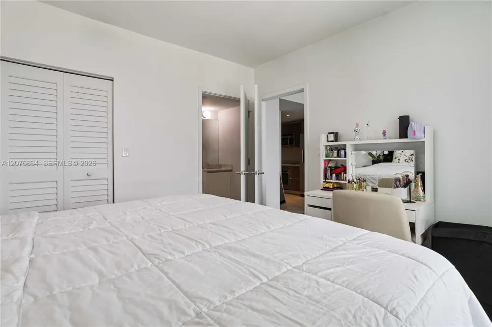 1600 SW 1st Ave #704 Miami, FL 33129