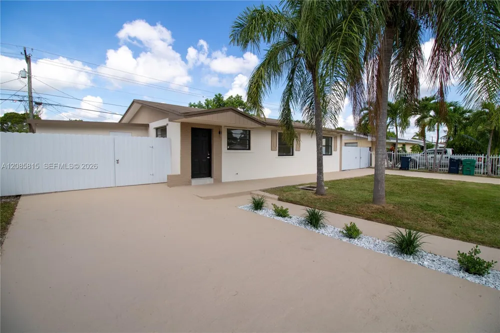 19720 SW 116th Ave Miami, FL 33157