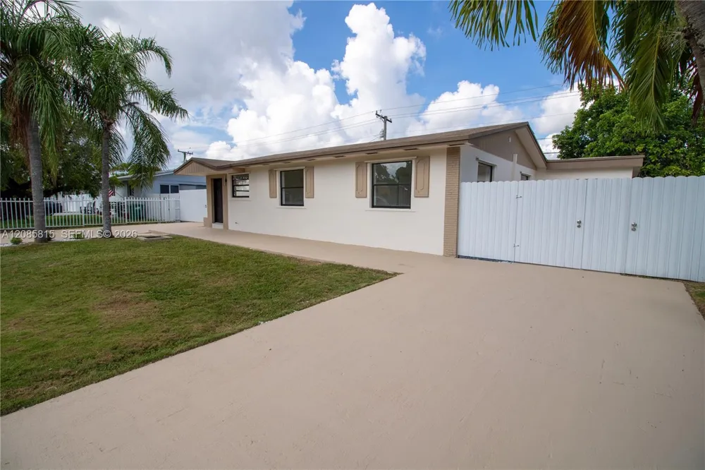 19720 SW 116th Ave Miami, FL 33157