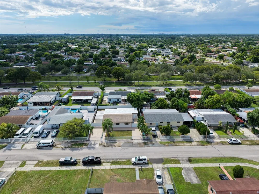 19720 SW 116th Ave Miami, FL 33157