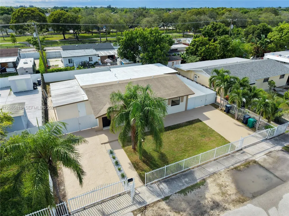 19720 SW 116th Ave Miami, FL 33157