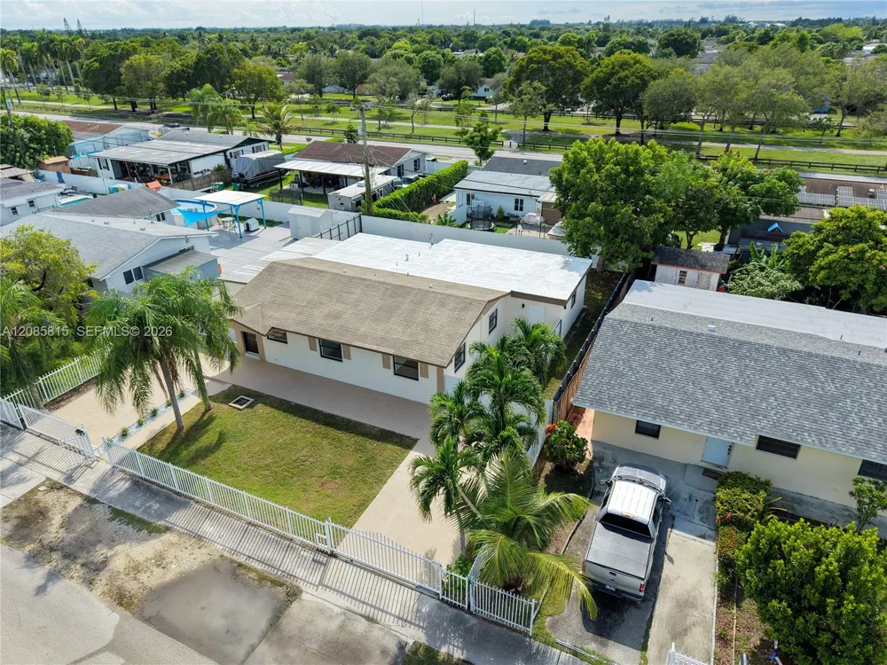 19720 SW 116th Ave Miami, FL 33157