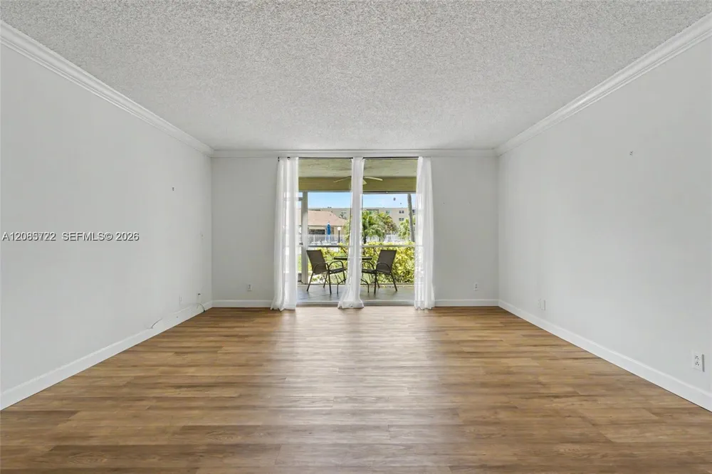 414 SE 10th St #103 Dania Beach, FL 33004