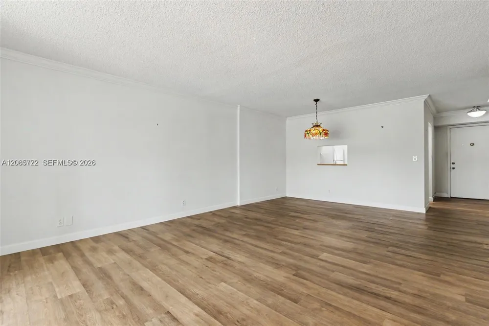 414 SE 10th St #103 Dania Beach, FL 33004