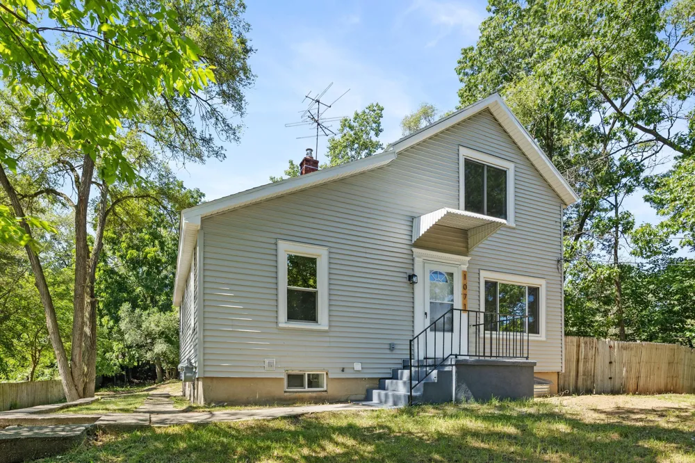 1071 Bristol Avenue NW Grand Rapids, MI 49504