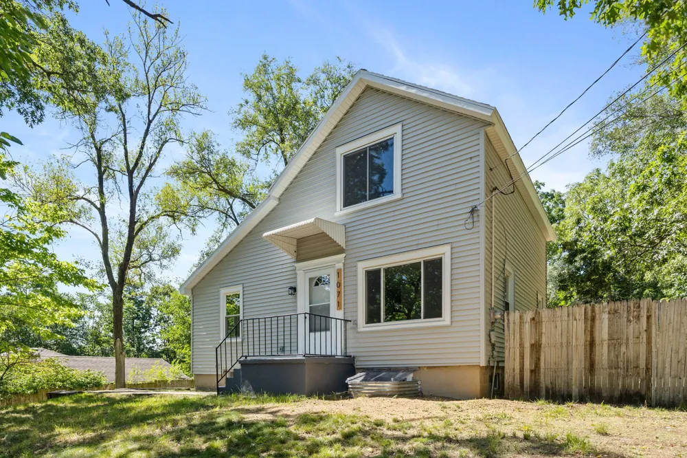1071 Bristol Avenue NW Grand Rapids, MI 49504