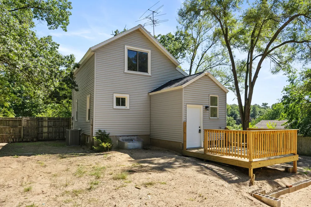 1071 Bristol Avenue NW Grand Rapids, MI 49504