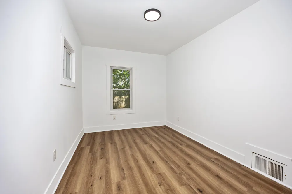 1071 Bristol Avenue NW Grand Rapids, MI 49504