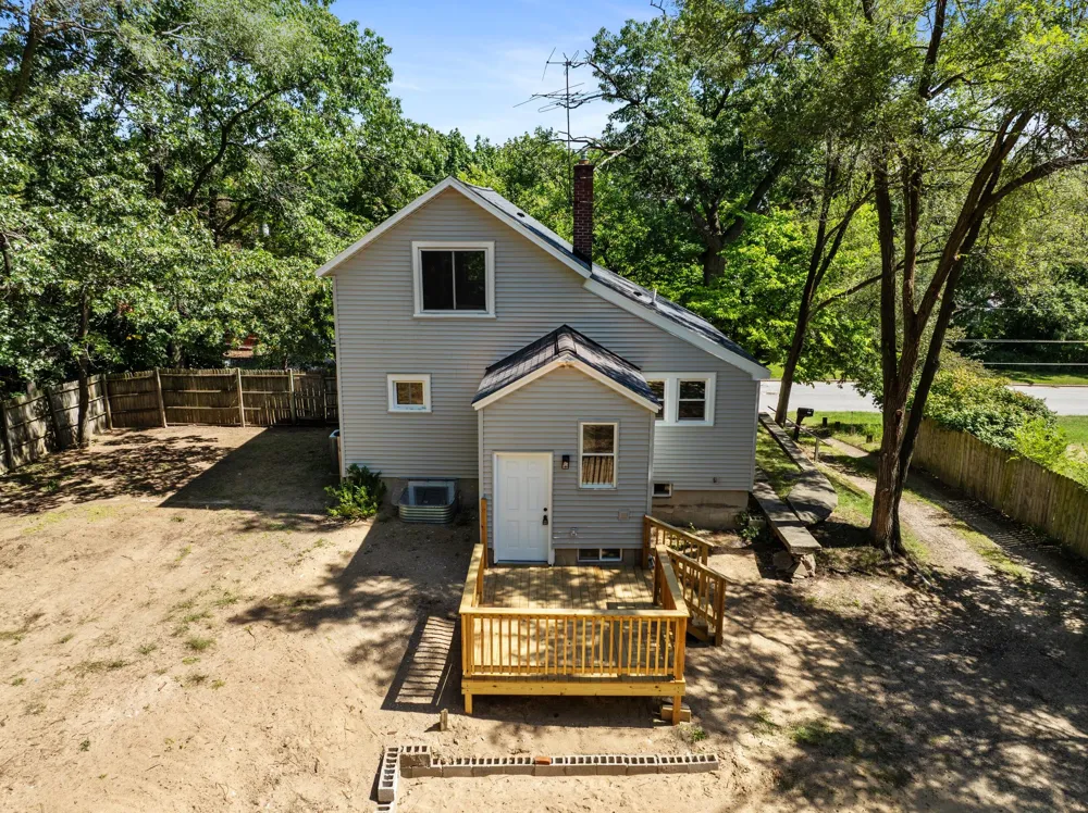 1071 Bristol Avenue NW Grand Rapids, MI 49504