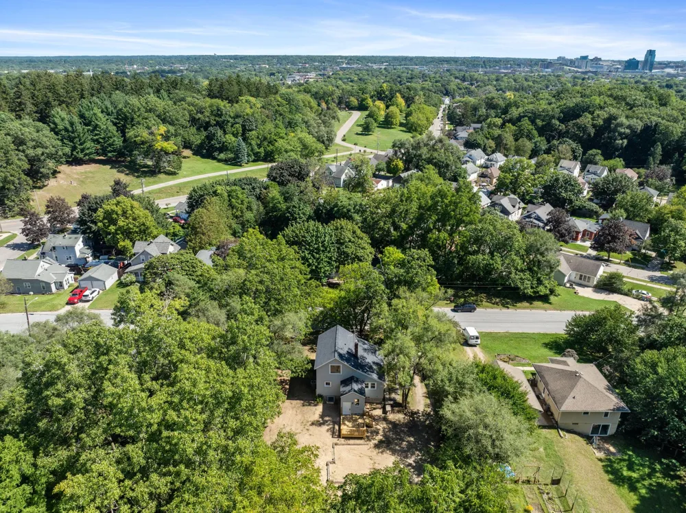 1071 Bristol Avenue NW Grand Rapids, MI 49504
