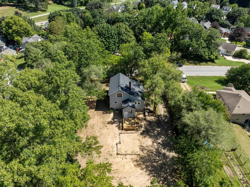 1071 Bristol Avenue NW Grand Rapids, MI 49504