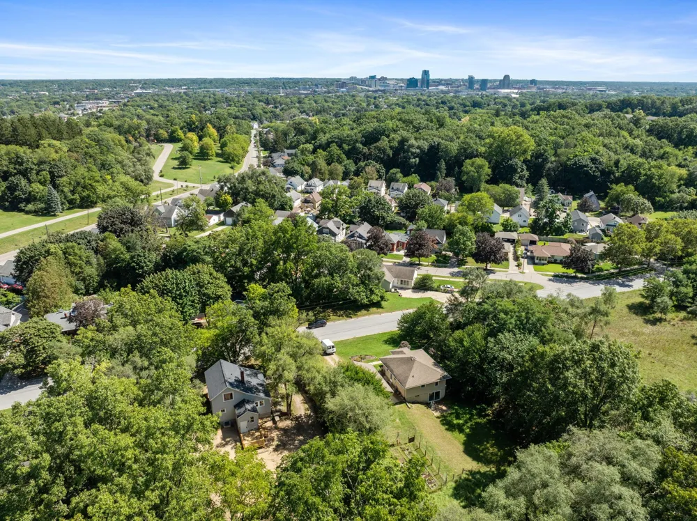 1071 Bristol Avenue NW Grand Rapids, MI 49504