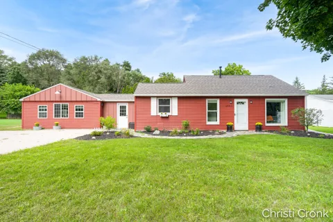 2461 Rogue River Road NE