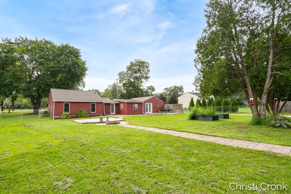 2461 Rogue River Road NE Belmont, MI 49306