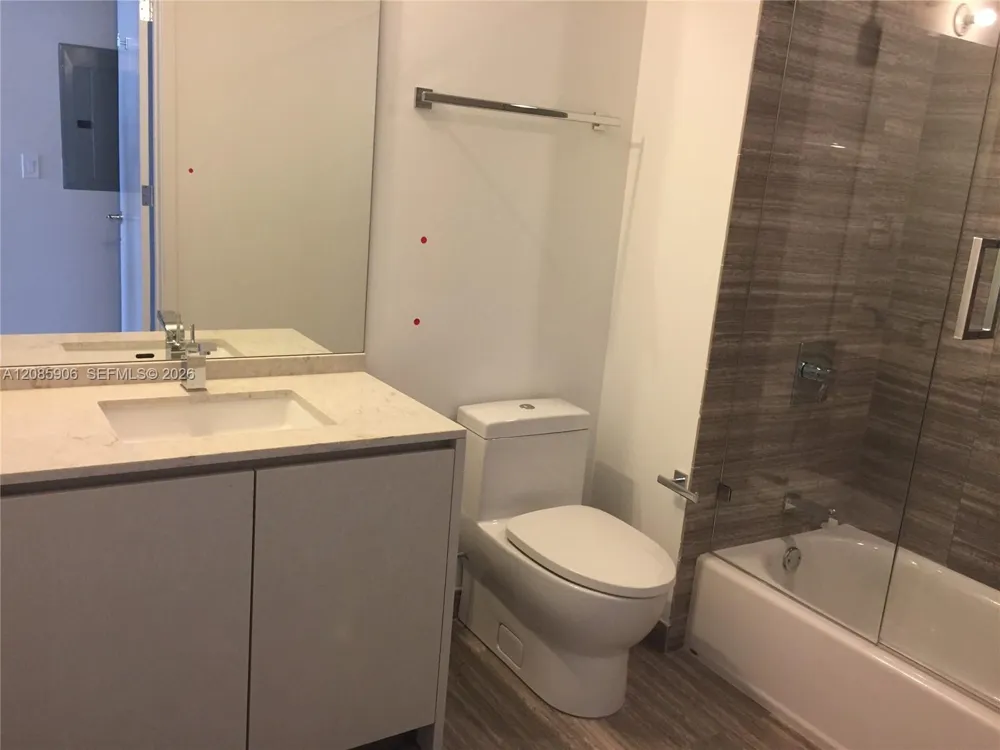 1010 Brickell Ave #3310 Miami, FL 33131