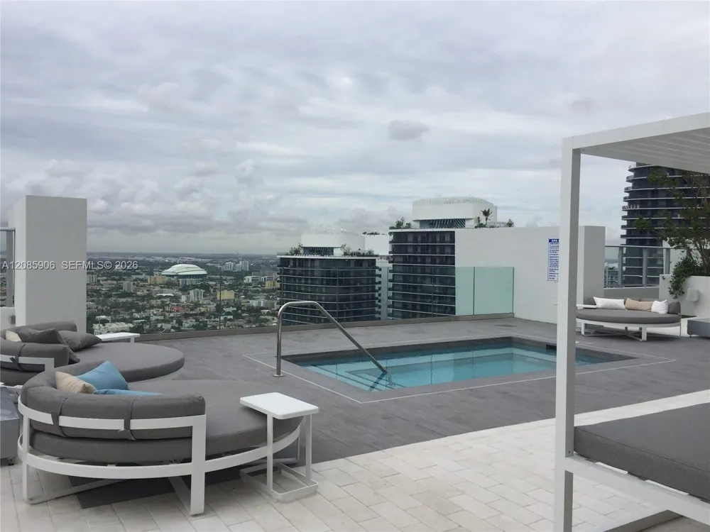 1010 Brickell Ave #3310 Miami, FL 33131