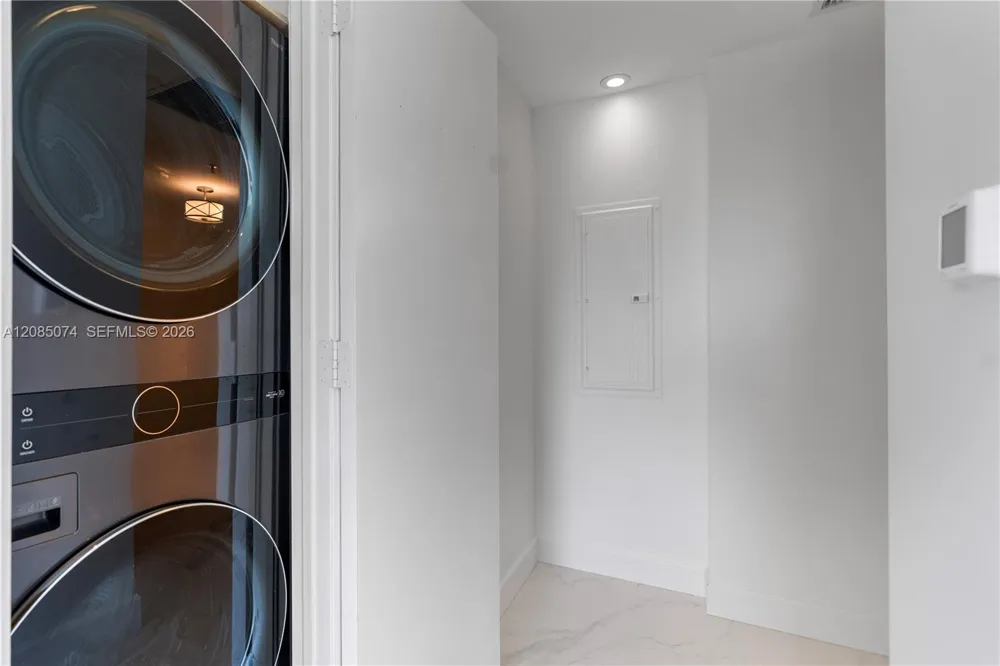 3350 SW 27th Ave #1807 Coconut Grove, FL 33133