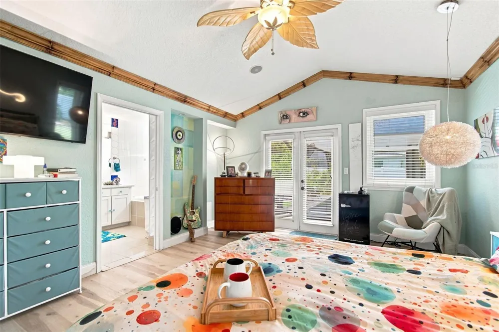 1401 45TH AVENUE St Petersburg, FL 33703
