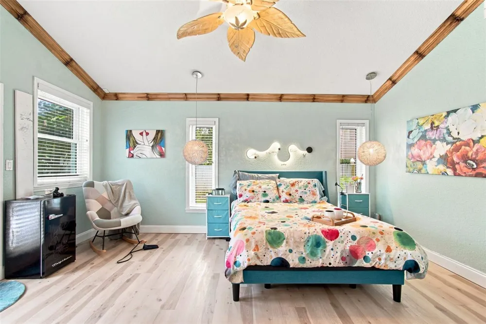 1401 45TH AVENUE St Petersburg, FL 33703