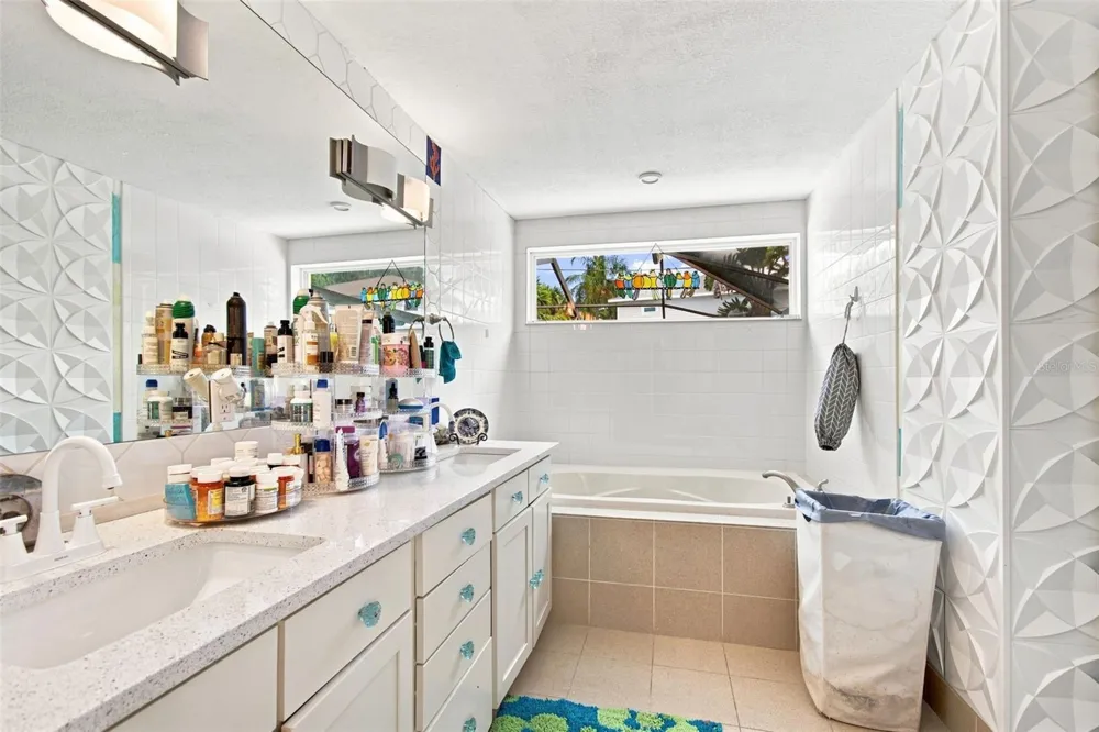 1401 45TH AVENUE St Petersburg, FL 33703