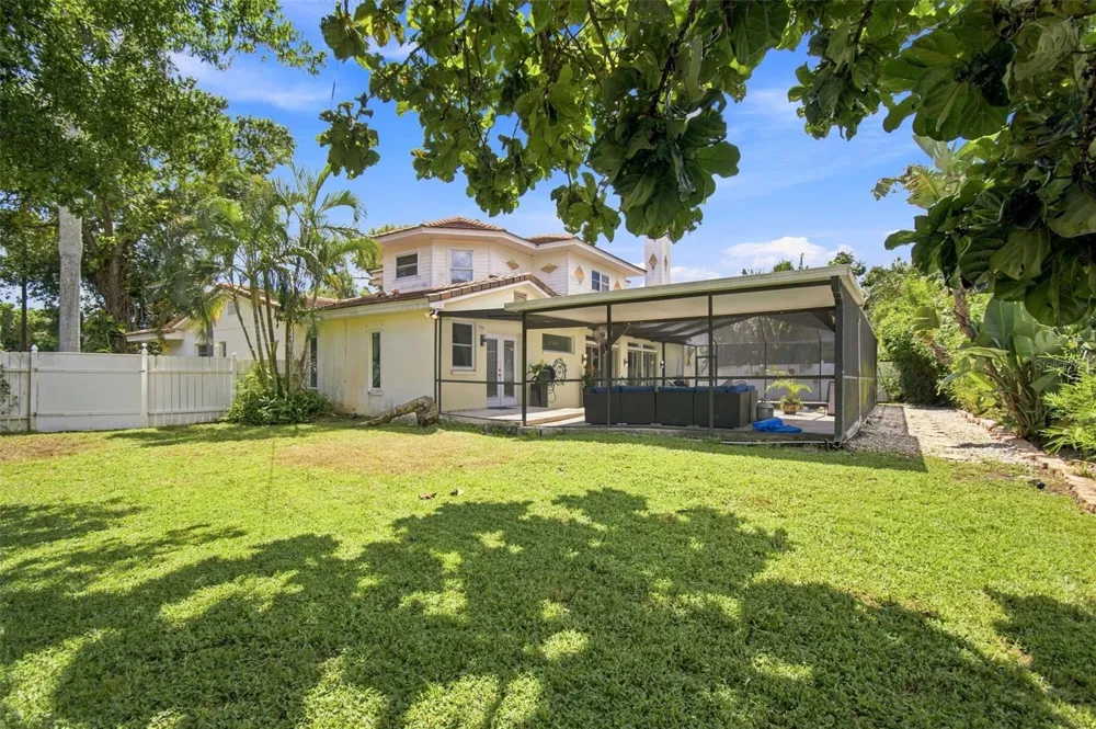 1401 45TH AVENUE St Petersburg, FL 33703
