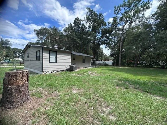 1215 MANOR DRIVE Leesburg, FL 34748