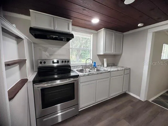 1215 MANOR DRIVE Leesburg, FL 34748